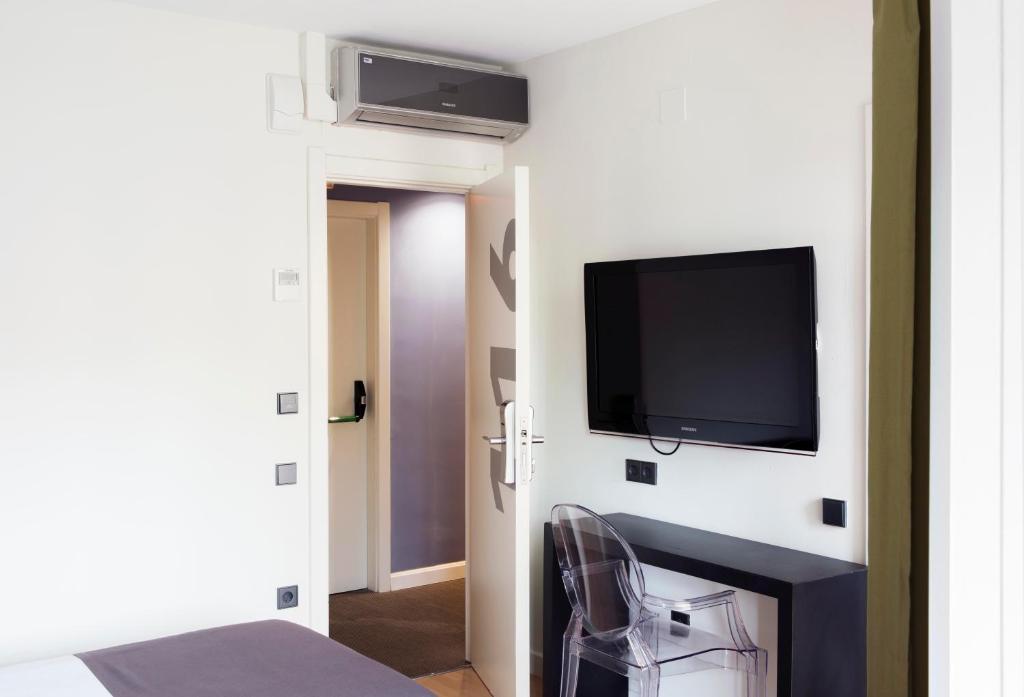 Hospedium Hostal Un Punto Chic 韦斯卡 外观 照片