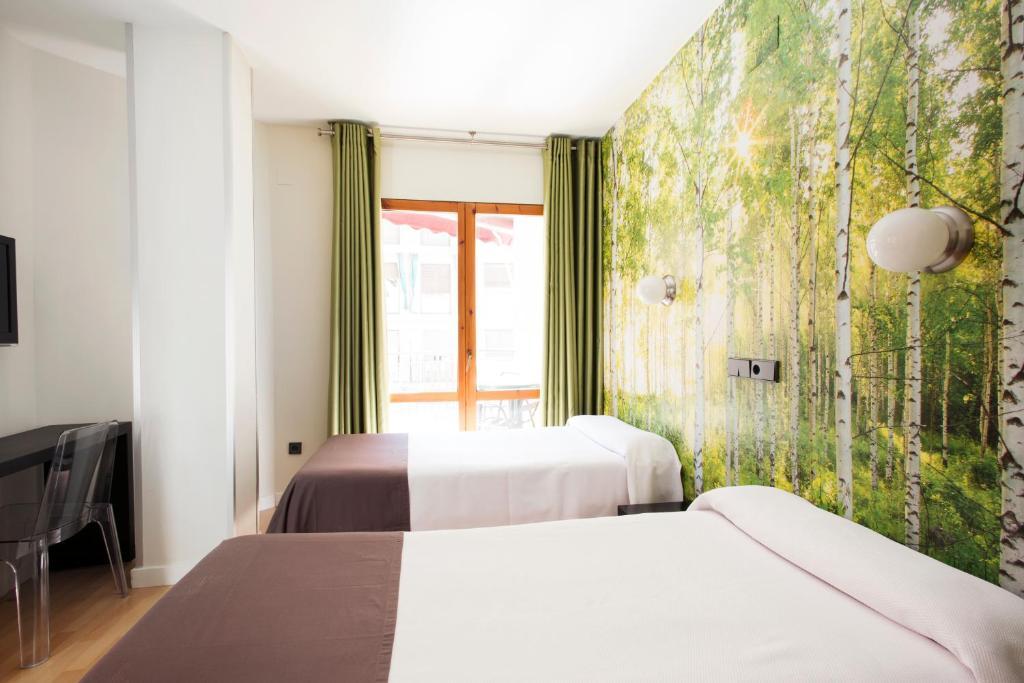 Hospedium Hostal Un Punto Chic 韦斯卡 外观 照片