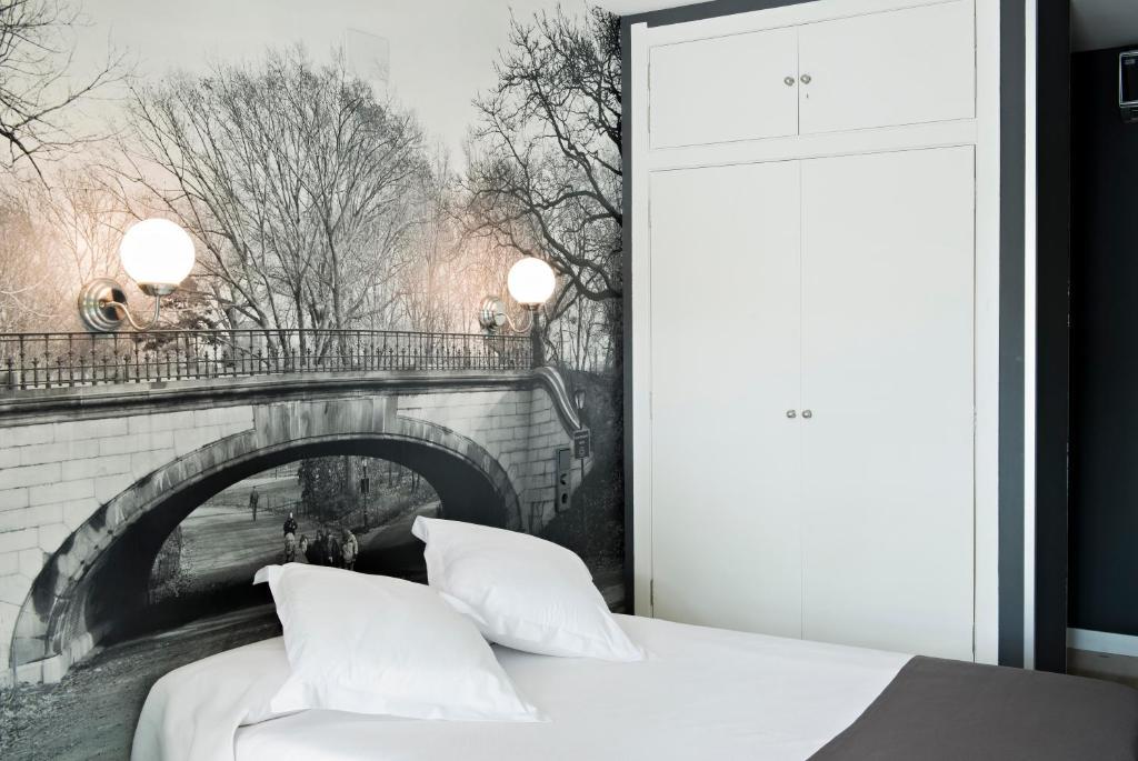Hospedium Hostal Un Punto Chic 韦斯卡 外观 照片